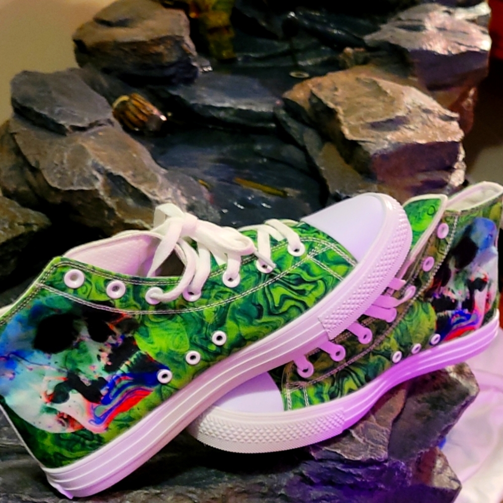 Shoes  sizes  10, green